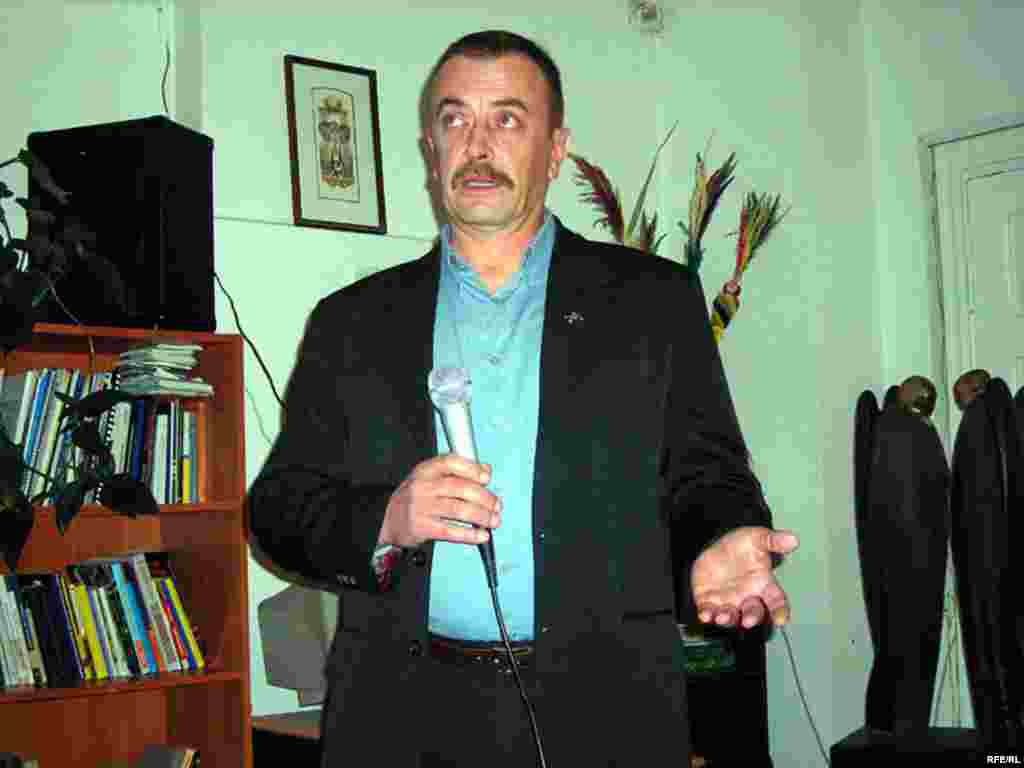 1 кастрычніка - Сяргей Дубавец прэзэнтаваў у Горадні сваю новую кнігу зь “Бібліятэкі Свабоды” — “Як?”