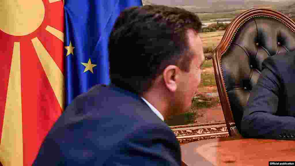 МАКЕДОНИЈА - Премиерот Зоран Заев по Македонско-рускиот бизнис форум во Скопје рече дека реактивирањето на Мешовитата меѓувладина комисија со Русија не значи никаков наводен одговор кон ЕУ, туку единствено заложба за интензивирање на економската соработка.