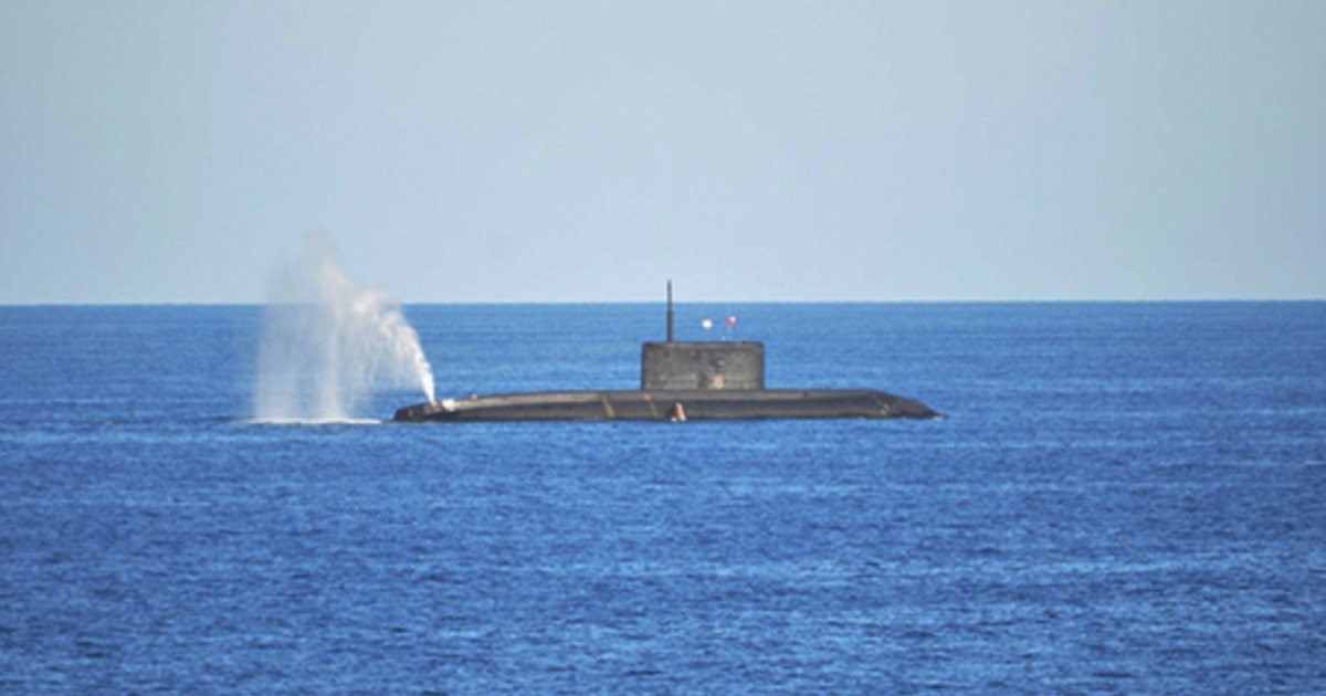 რუსეთის წყალქვეშა ნავი დიდი ბრიტანეთის ტერიტორიული წყლებიდან „გააცილეს“