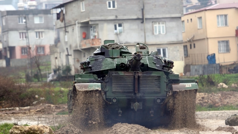 Turcia lansează un atac în nordul Siriei, Rusia își retrage trupele din regiune