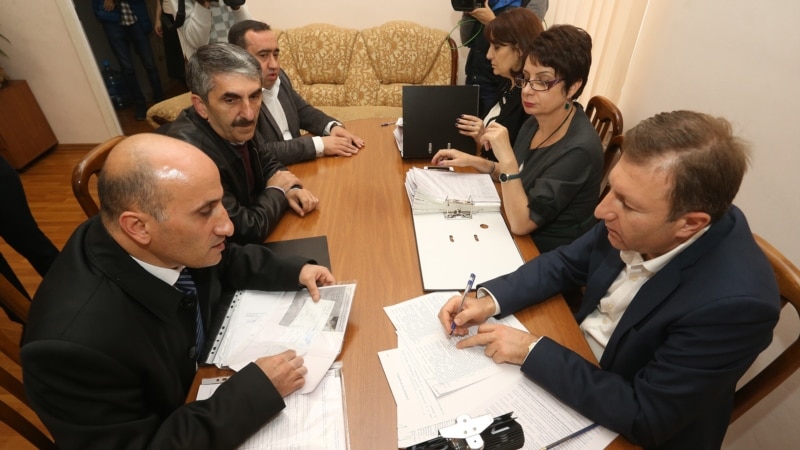 Армения: 9 партий и 2 блока представили кандидатов на выборы в парламент