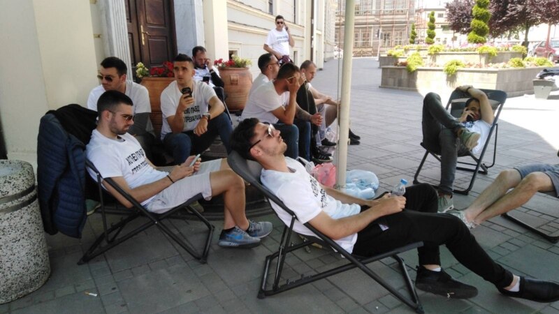Fudbaleri iz Čačka prekinuli štrajk glađu