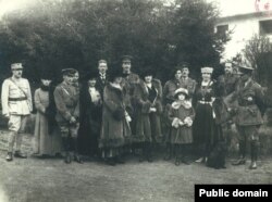 Misiunea Militară Engleză la Iași, 1917 (Foto: http://www.marelerazboi.ro/razboi-catalog-obiecte/item/misiunea-militara-engleza)