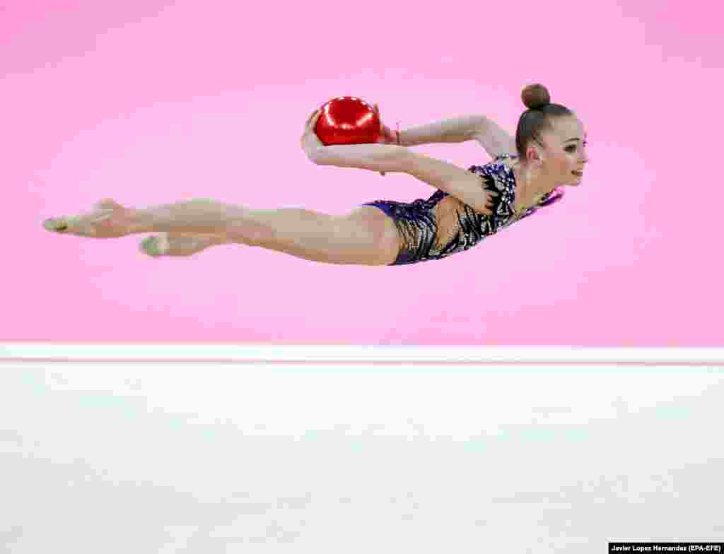 Khrystyna Pohranychna of Ukraine competes in the individual ball category final during the FIG World Challenge Cup Rhythmic Gymnastics in Guadalajara. (epa-EFE/Javier Lopez Hernandez)