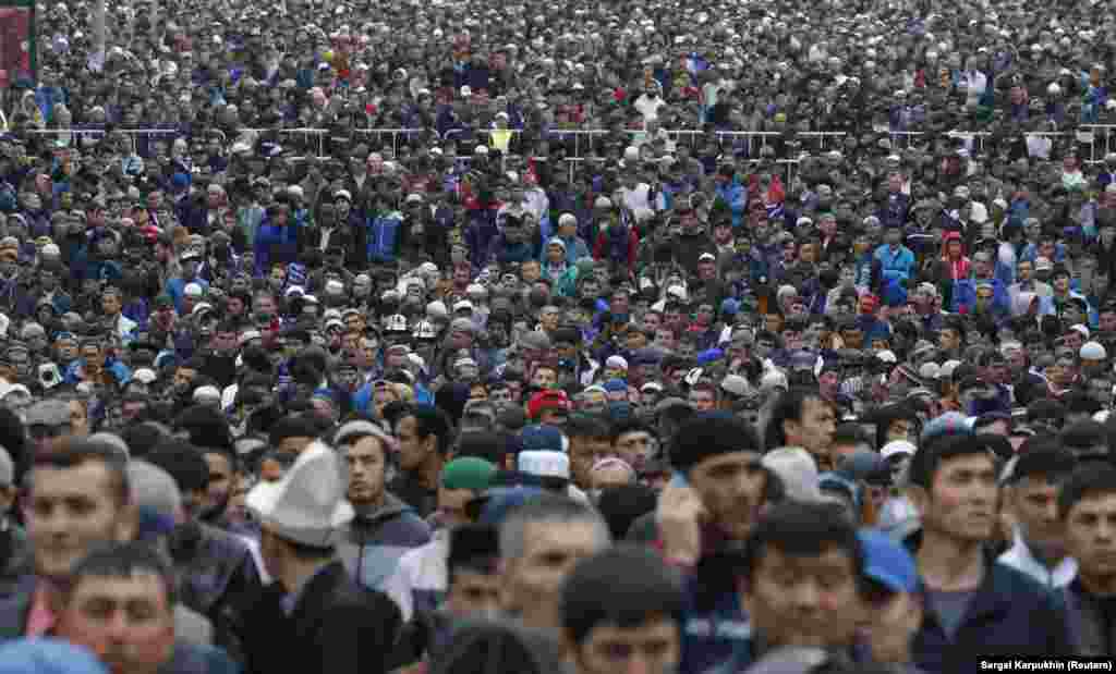 Muslims at Eid al-Fitr prayers in Moscow.