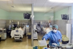 Пациенты с коронавирусом в больнице итальянского города Кремона