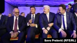 Predsjednik Slovenije Borut Pahor i premijer Crne Gore Duško Marković (u sredini) na 2BS Forumu