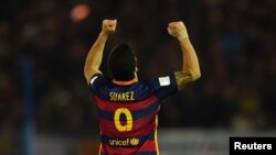 Luis Suarez qələbəni qeyd edir