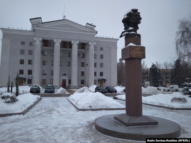 Чим живе окупований Донецьк: свіжі фото