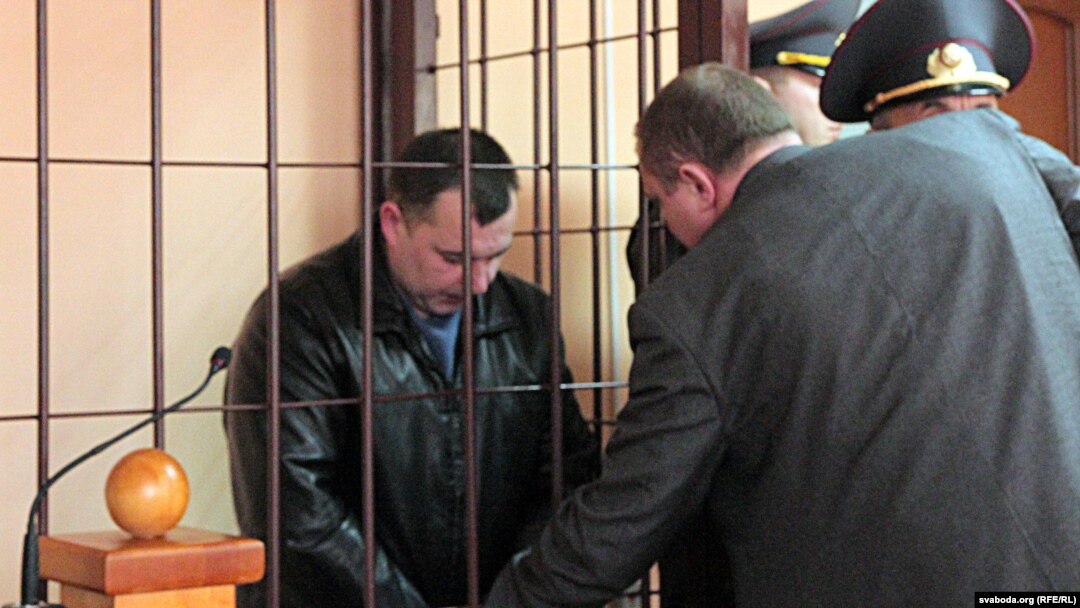 Андрэй Валкавыцкі ў залі суду