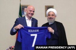 دیدار حسن روحانی و رئیس فیفا در اسفند ۹۶ در تهران