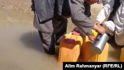 آرشیف - کمبود آب آشامیدنی در شماری از مناطق افغانستان مردم را با مشکل روبه‌رو کرده است.