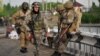 Украинские военнослужащие блокируют дорогу из Краматорска в Славянск