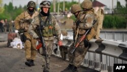 Украинские военные на подступах к Славянску 