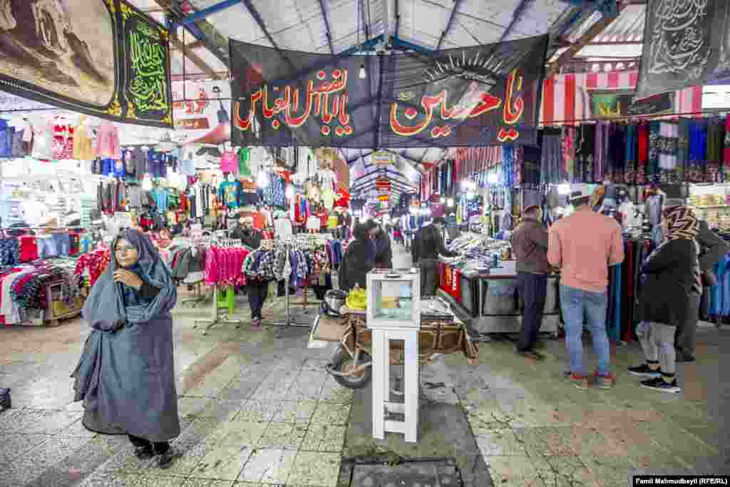 The oldest and largest bazaar in Astara. Locals said it was once called the &quot;Russian Bazaar,&quot; but now it is known as the &quot;Sahili Bazaar.&quot; &quot;Sahili&quot; refers to the nearby Caspian coastline in Azerbaijani language.