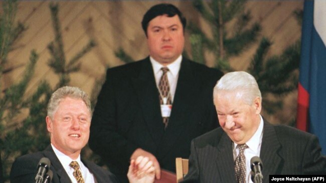 FinlandÃ« - Presidenti amerikan George Bush dhe lideri sovjetik Boris Yeltsin mÃ« 1997.