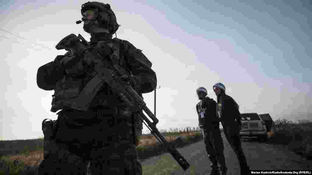 Пізніше спеціальний представник голови ОБСЄ в Тристоронній контактній групі Мартін Сайдік від імені ТКГ заявив, що розведення сил і засобів у Петрівському на Донеччині почнеться о 12:00 9 листопада