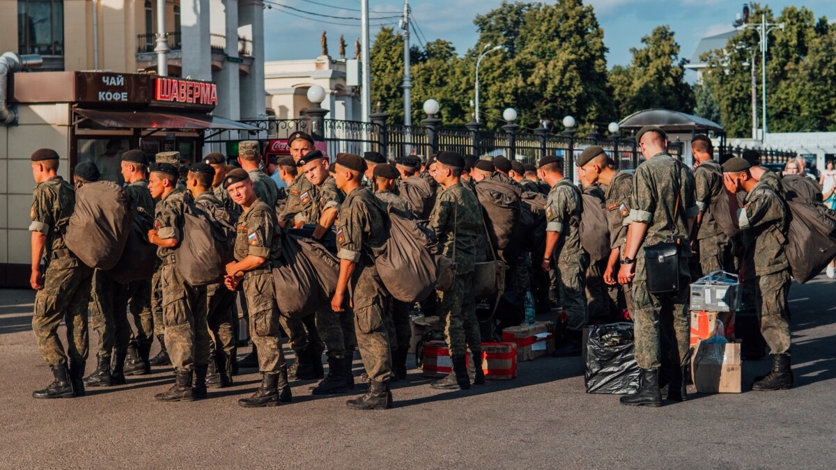 Зачем военным. Армия 2021. Фото уволился со службы. Почему военному. Фото спецназа уволен со службы.