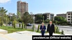Ilham Aliyev Yasamala rayonundakı parkda