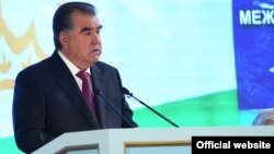Эмомали Рахмон, Тәжікстан президенті. Душанбе, 9 тамыз 2016 жыл.