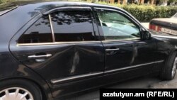 Armenia - A vanadlized car that transported an RFE/RL car to Sevan, 14 August, 2017.