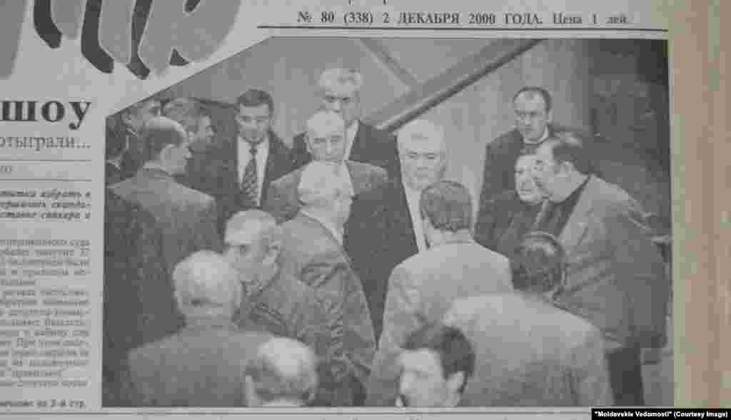 &quot;Moldavskie Vedomosti&quot;, 2 decembrie 2000, eşuarea alegerii preşedintelui ţării, anticipate la orizont