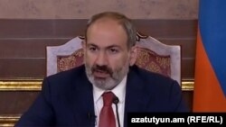 Ҳангоми нишасти аъзои ҳукумат дар рӯзи 20-уми май
