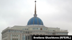 Қазақстан президентінің резиденциясы. Астана, 27 қазан 2011 жыл. (Көрнекі сурет)