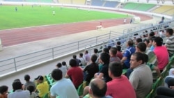 Diňle: Balkanly futbol ‘janköýerlerinden’ 120 manada futbolka satyn almak talap edilýär