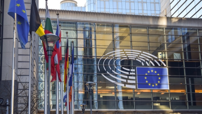 EU pozdravila spremnost Vučića i Tačija za nastavak dijaloga