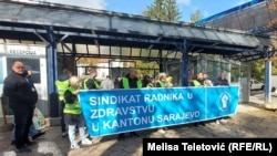 Protest ispred Kliničkog centra u Sarajevu. 11. novembar 2024.