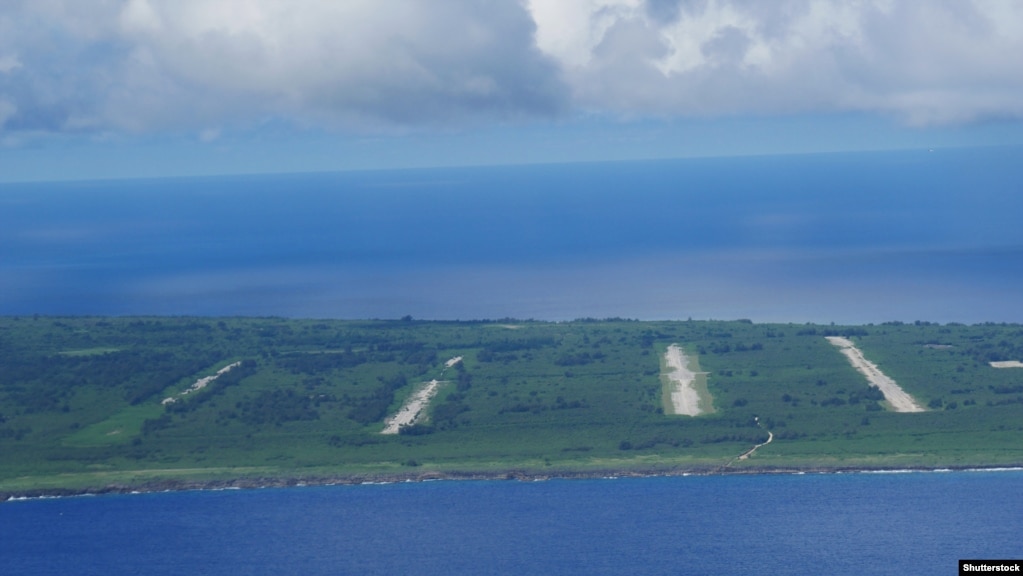 Aerodromi North Field në Tinian e fotografuar në vitin 2017.Në vitin 1947, North Field i Tinianit u braktis dhe gjatë dekadave të mëvonshme u bë xhungël.