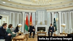 Аляксандар Лукашэнка сустракаецца з старшынём сэнату Пакістану Саідам Юсуфам Разой Гілані. 24 верасьня 2026, Менск