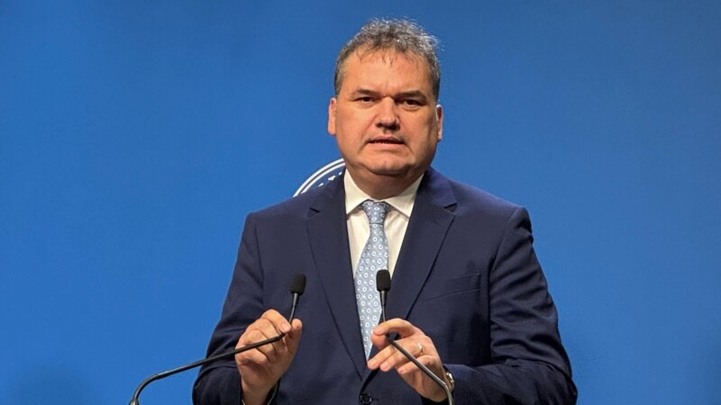 Proiect de lege care prevede tăieri de posturi și reduceri de cheltuieli în administrație, pus în dezbatere publică