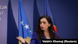 Vjosa Osmani në një konferencë për media. Fotografi nga arkivi.