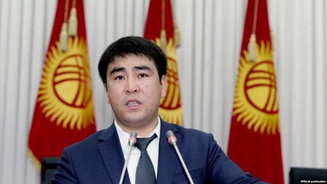 Жанар Акаев.