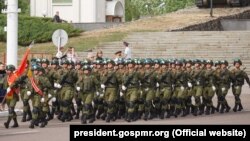 Soldați ruși la parada militară de la Tiraspol cu ocaziei Zilei Victoriei, 2018