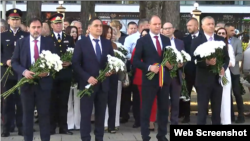 Liderii ”Alternativei”, de Zua Independenței, la „Maica Îndurerată”, de la stânga la dreapta - Marc Tcaciuc, Alexandr Stoianoglo, Ion Ceban și Ion Chicu