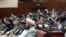 Ооган парламенти талиптик жана башка жоочу топтор менен тынчтык сүйлөшүүлөрүнүн жүрүшүн талкуулодо. 4-июнь, 2011-жыл, Кабул. 