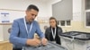 Mbyllja e një qendre të votimit për zgjedhjet e 12 tetorit.
