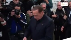 Зани нимаурёни Femen имкон надод Силвио Берлускони овоз диҳад