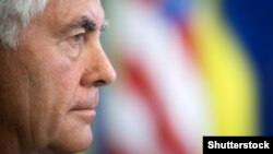 Secretarul de stat american Rex Tillerson fotografiat la Kiev.