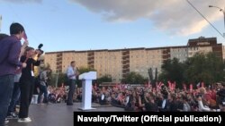 Алексей Навальный на митинге в Екатеринбурге, 16 сентября 2017