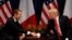 Эммануэл Макрон менен Доналд Трамп. 