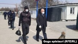 Рамаз Бегелури (слева) и заместитель начальника Аналитической службы СГБ Грузии Ираклий Антадзе