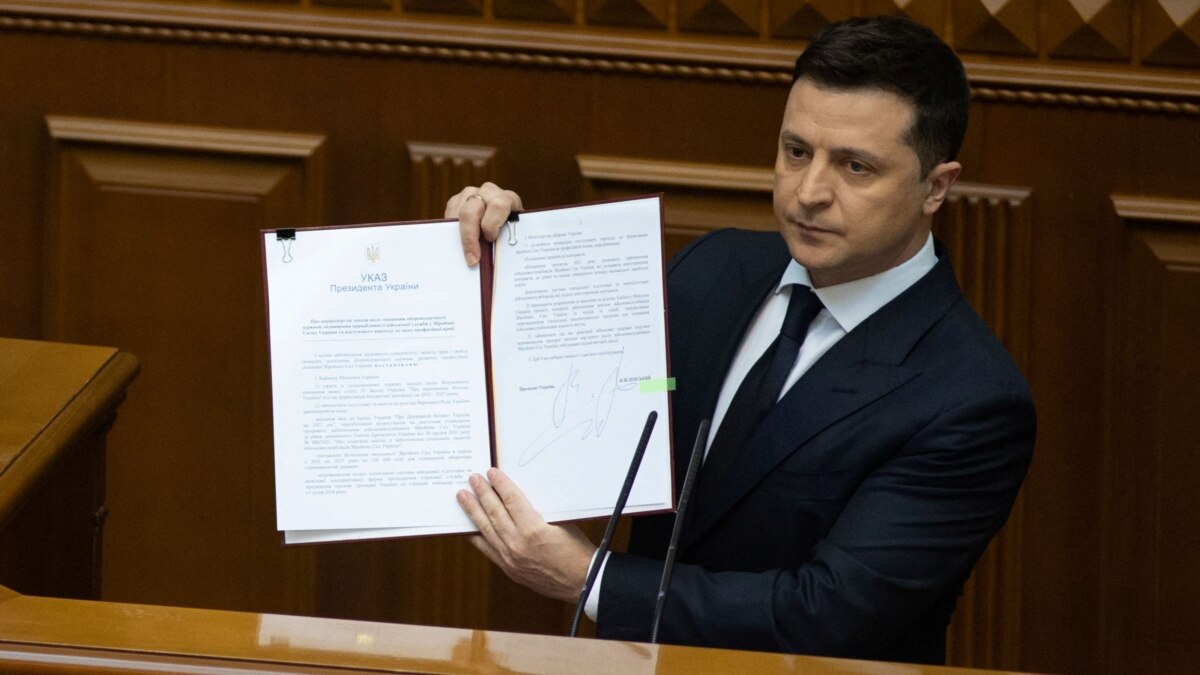 Zelenskiy Calls On Ukrainians To Remain Calm As Blinken, Lavrov Set To Speak - Vimarsana News