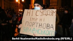 Щодо ймовірних звʼязків Татарова та Портнова, а також їхнього впливу на конкурс очільника САП Арестович відповів, що він «дуже скептично ставиться до цих формулювань».