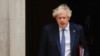 Britanski premijer Boris Johnson izlazi iz Downing Street br. 10 u Londonu, 26. maj 2022. 