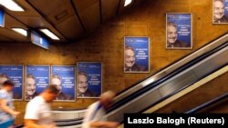 Ilustrime me fotografinë e George Sorosit në Hungari.