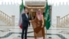 Iranski ministar spoljnih poslova Abas Arakči (lijevo) i njegov saudijski kolega, princ Faisal bin Farhan Al Saud, u Džedi, 10. maja 2025.